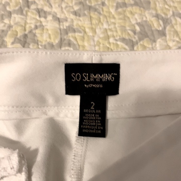 Chico’s white straight leg pants. So Skinny. Size 2. - Picture 4 of 6